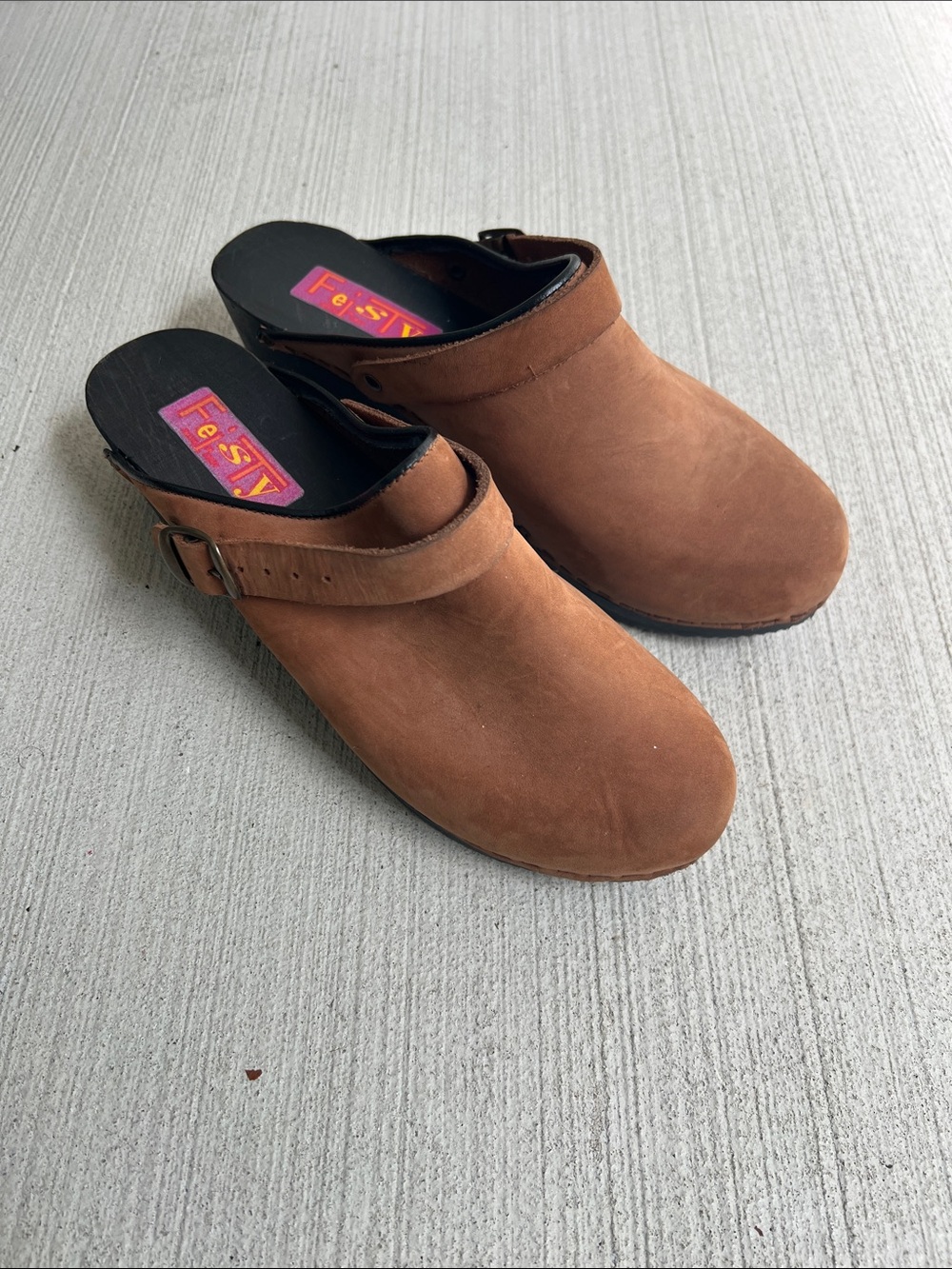 Feisty Italian Women's Nubuck Leather  Slip-On Clogs in Chestnut Brown Size 8